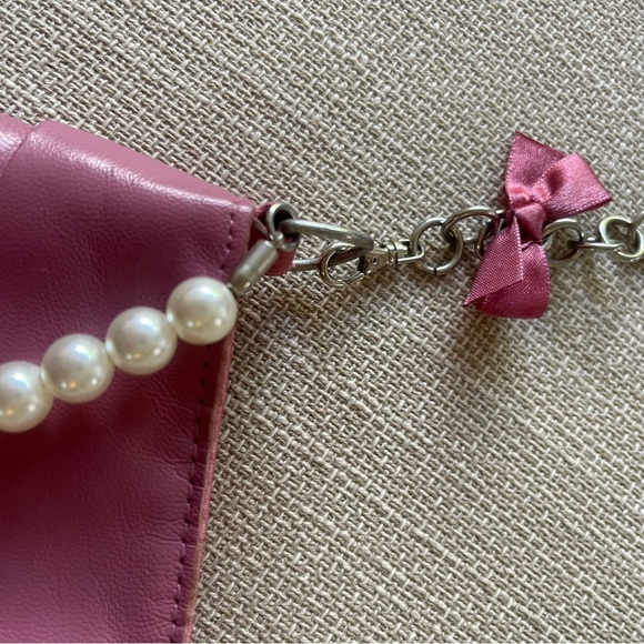 Fashionable leather with two handles. You can remove a long chain. - Picture 8 of 8